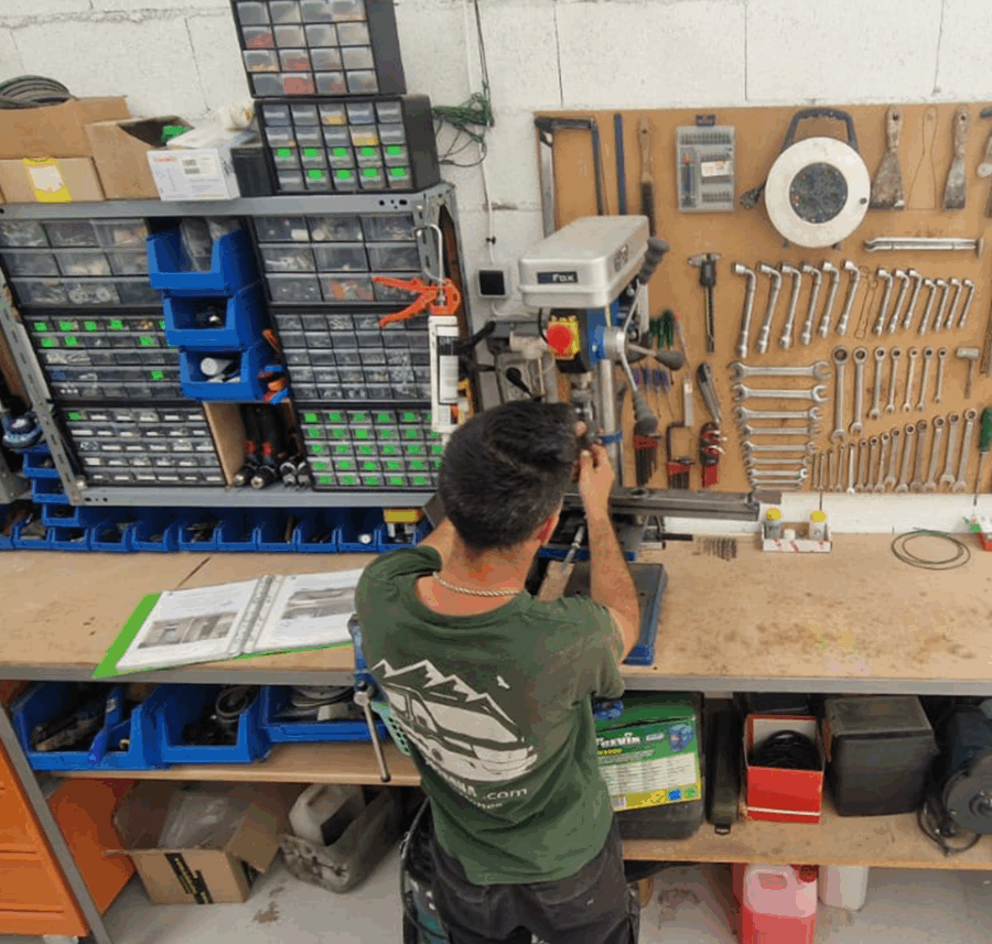  Taller-de-kit-de-muebles-para-camperizar-furgonetas-grandes-La-Camperona